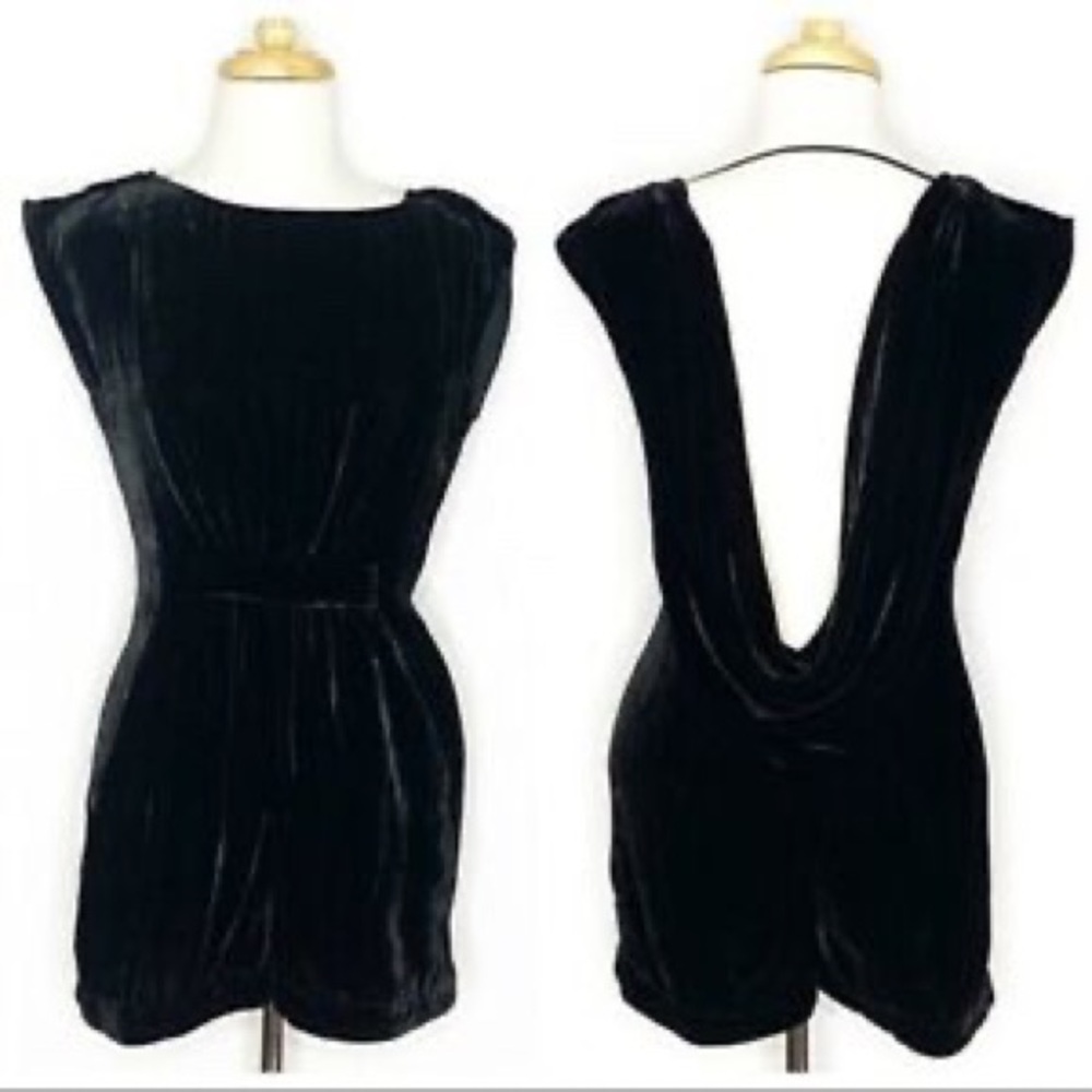 BCBGMaxAZARIA!!!! Very elegant jumpsuit shorts for evening